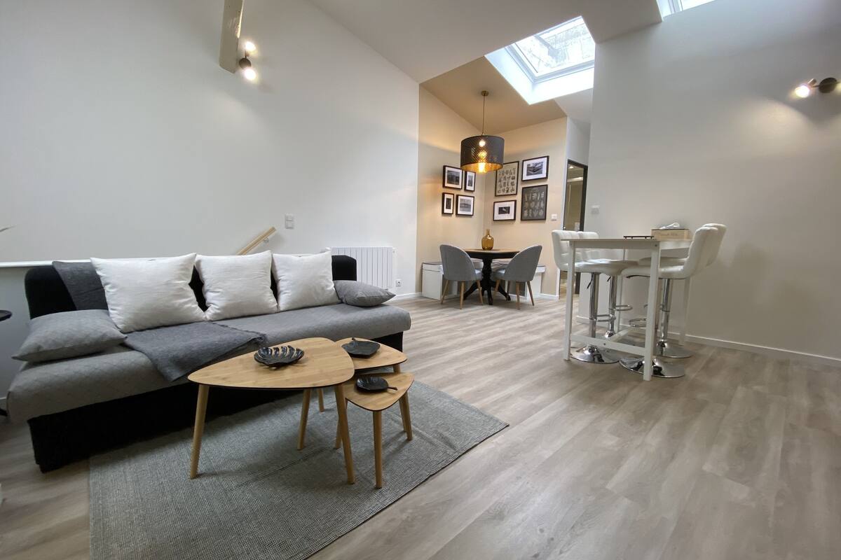 premium apartment | living area | flat-screen tv