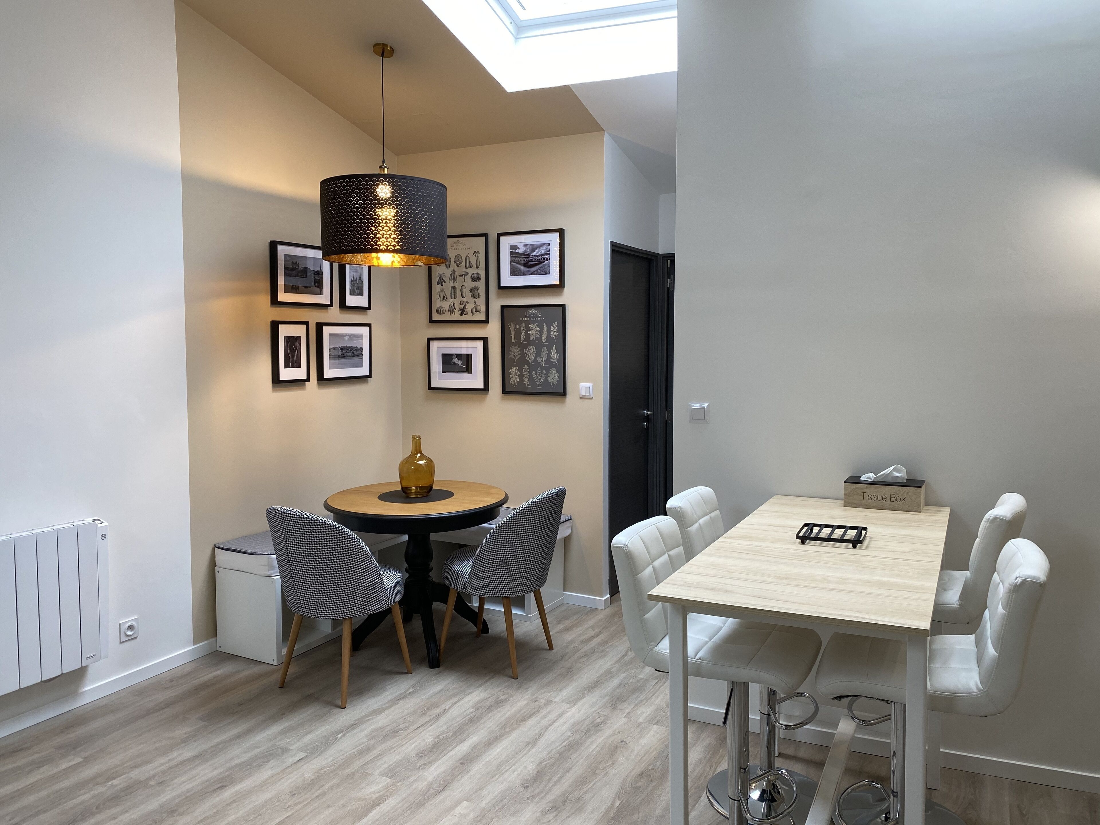 premium apartment | living area | flat-screen tv