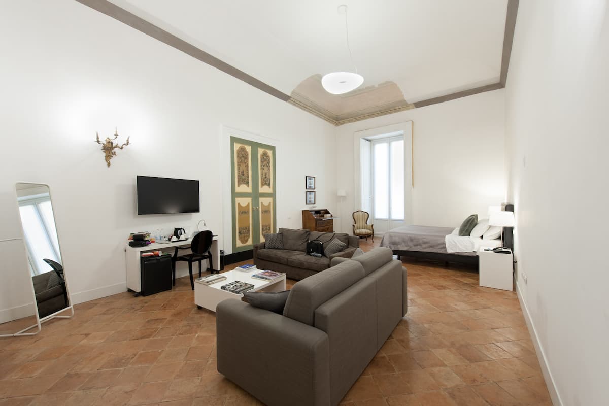 Elite Suite | 1 bedroom, premium bedding, minibar, in-room safe