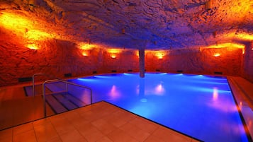 Bastu, bubbelpool, Ängbastu och varma kÀllor/mineralkÀllor