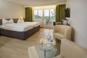 Superior-Zimmer, Balkon | Hochwertige Bettwaren, Minibar, Zimmersafe, Schreibtisch