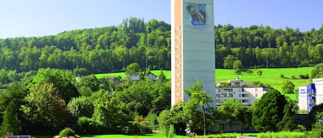4 AuĂenpools, LiegestĂŒhle