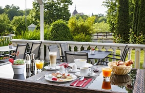 Breakfast, lunch, dinner served; Regional cuisine - VitalBoutique Hotel Zurzacherhof (Bad Zurzach)