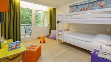Familienzimmer | Premium bedding, minibar, in-room safe, desk