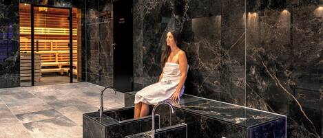 Sauna, hot tub, steam room, hot springs/mineral springs, body treatments