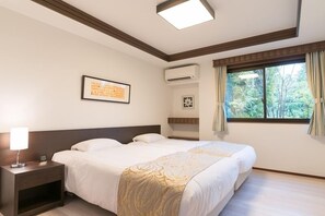 Deluxe Suite | 1 bedroom, minibar, desk, free WiFi