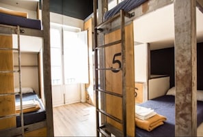 Bed in Shared Dormitory, Mixed Dorm, Shared Bathroom (6 beds)