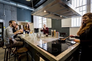 Dining - Black Swan Hostel Sevilla (Seville)