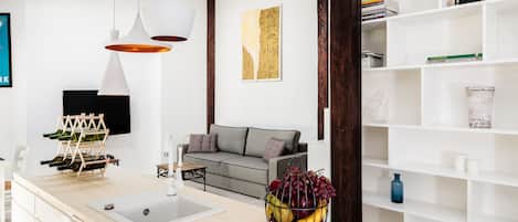 Superior Apartment, 2 Bedrooms, Balcony (Szlak 21) | Private kitchenette | Fridge, oven, stovetop