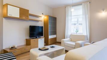 Luxury Twin Room, 2 Bedrooms, Executive Level | Living room | TV