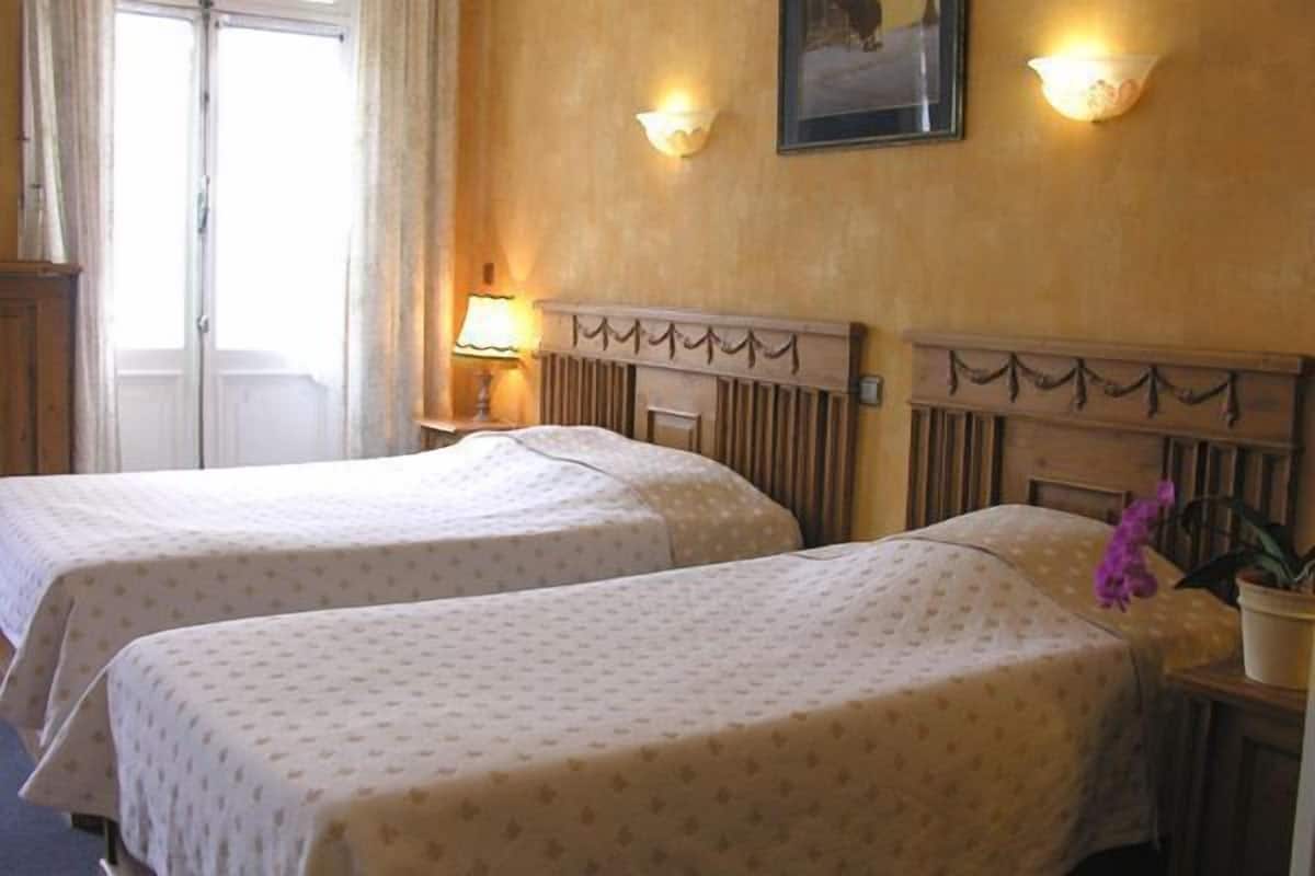 triple room | desk, free wifi