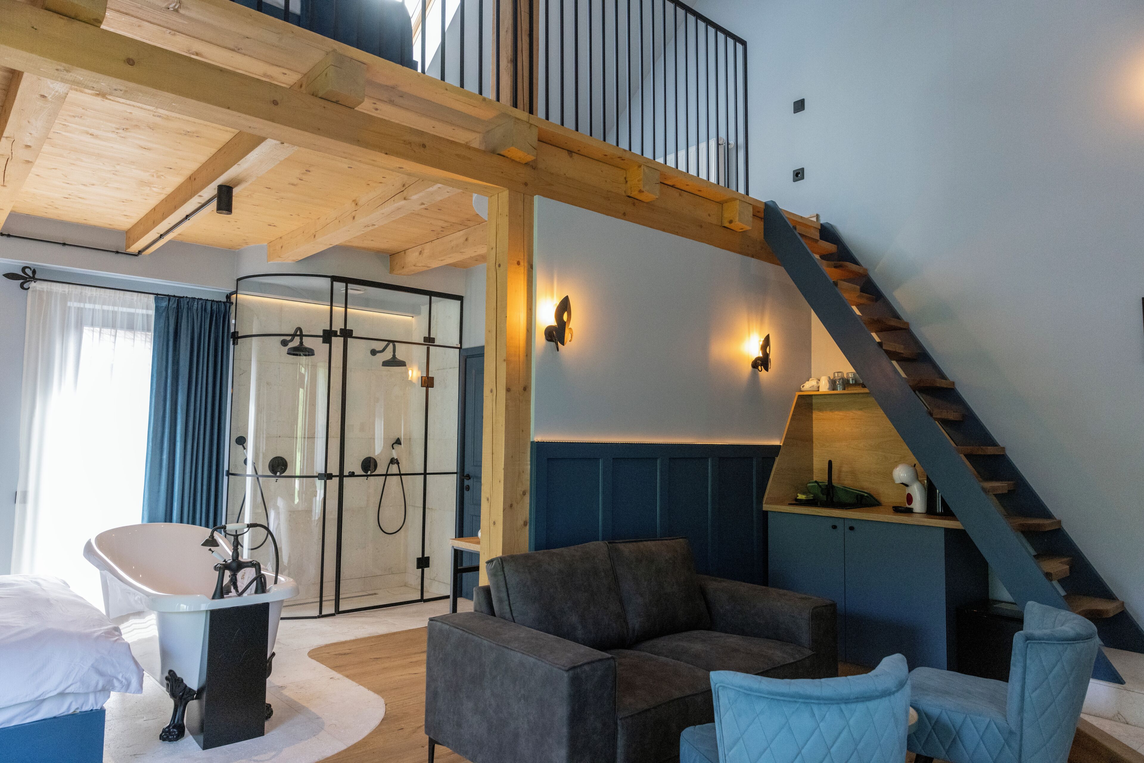 New Yard Sauna Gallery Loft | Literie de qualité, décor unique, ameublement unique