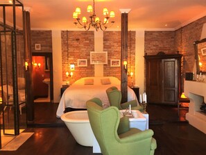 1 bedroom, premium bedding, individually decorated