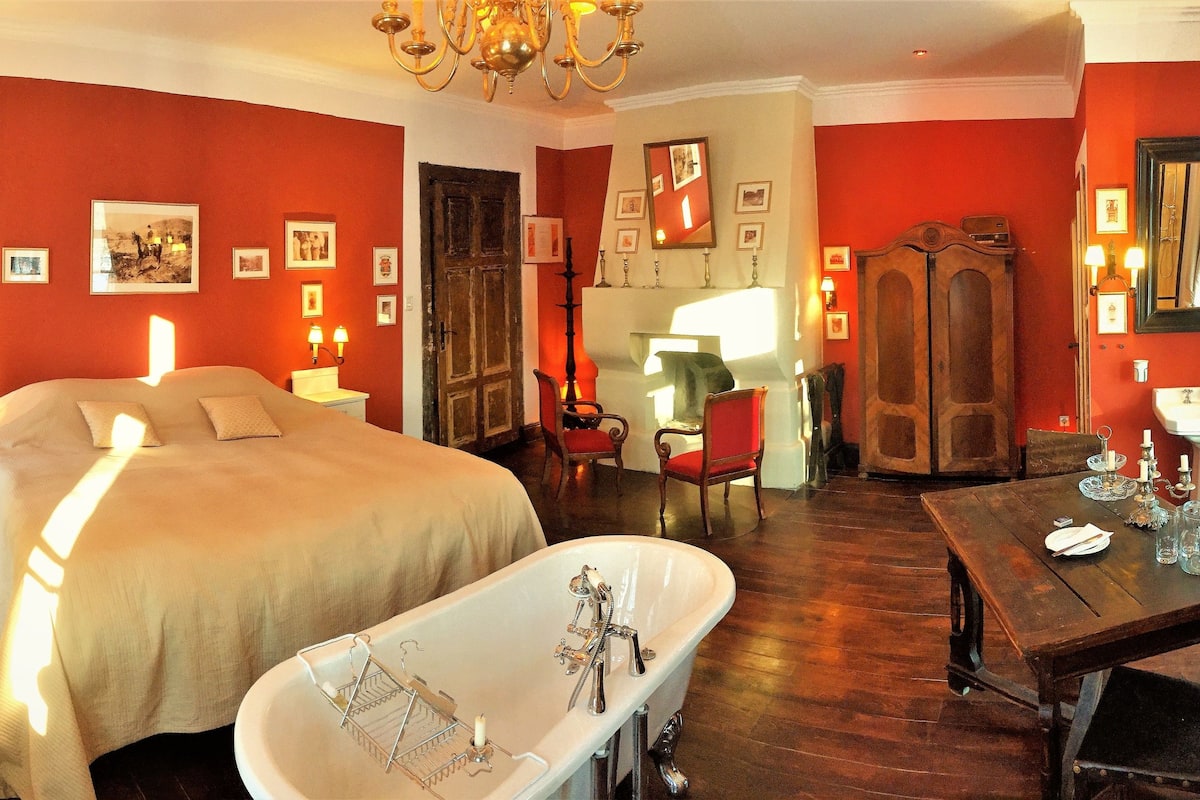 1 bedroom, premium bedding, individually decorated
