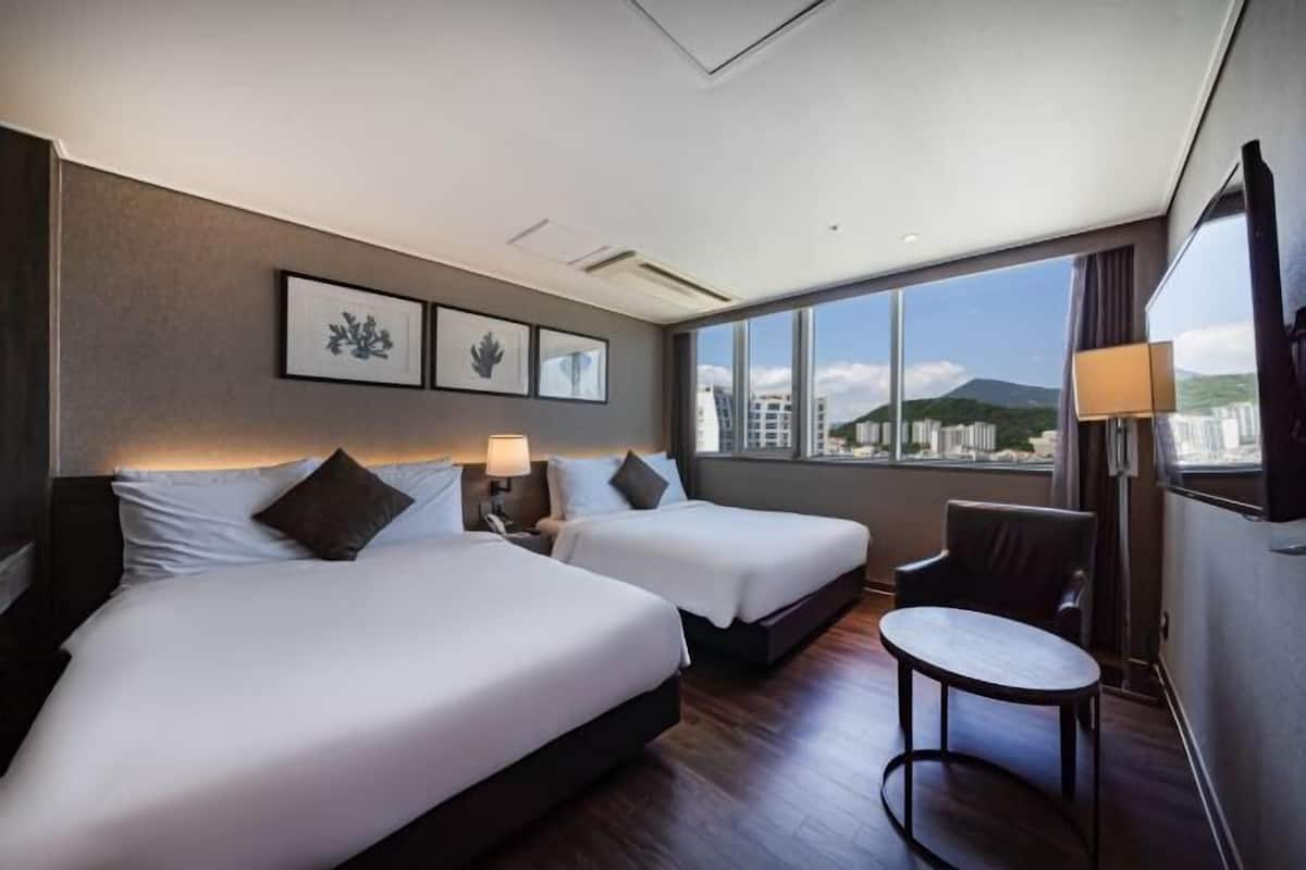 Premium bedding, minibar, in-room safe, individually furnished