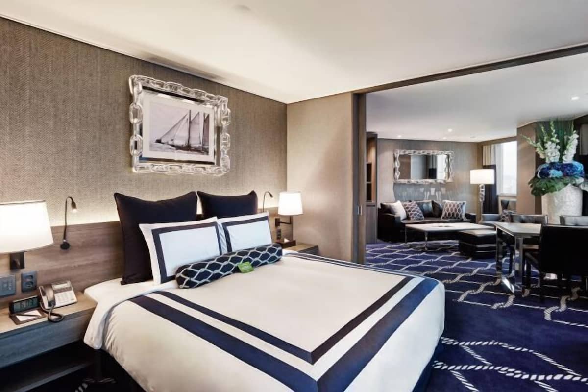 Premium bedding, minibar, in-room safe, individually furnished