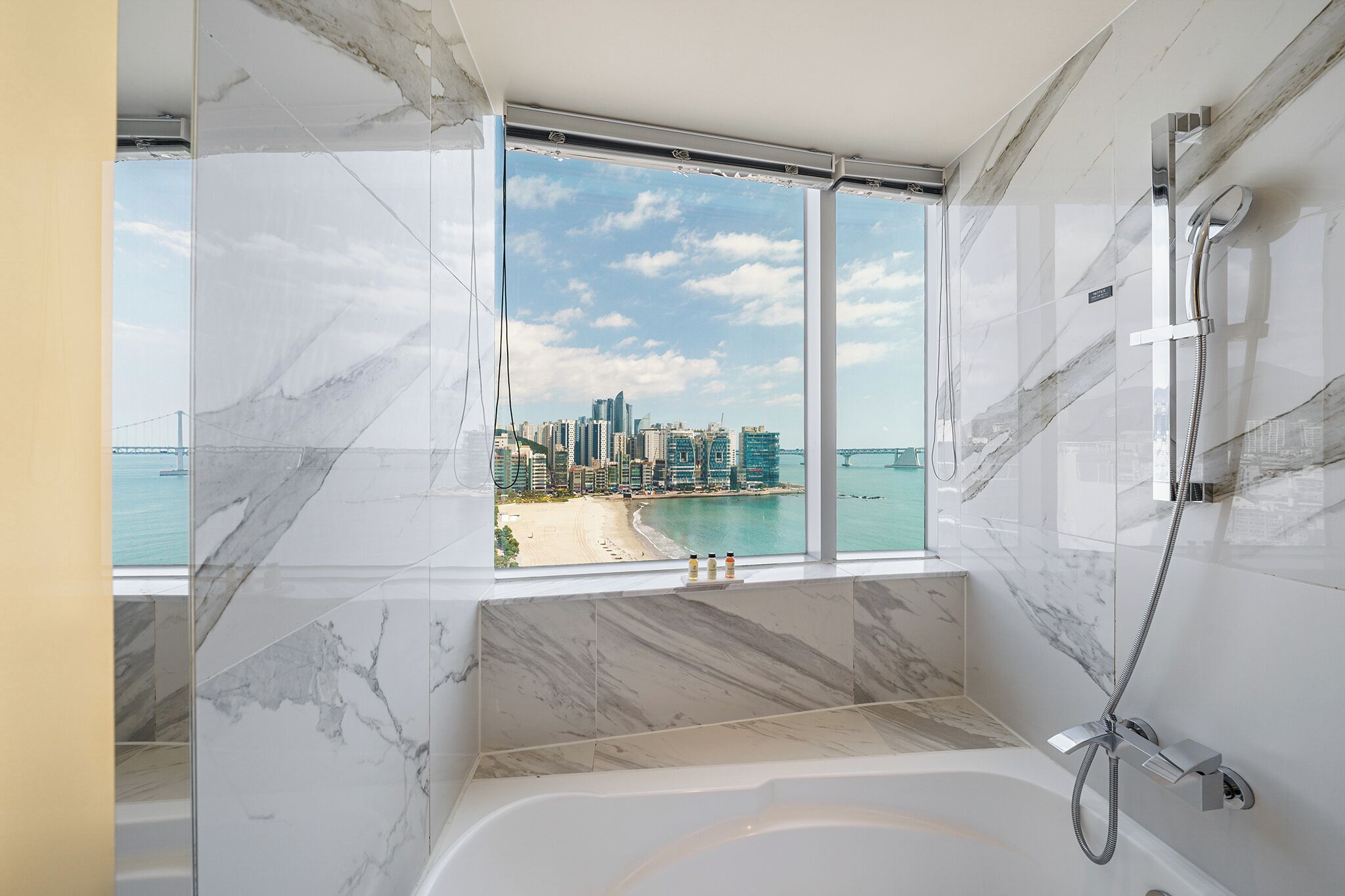 deluxe double ocean view | bathroom | free toiletries, hair dryer, bathrobes, slippers