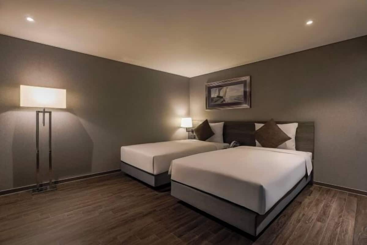 Premium bedding, minibar, in-room safe, blackout drapes