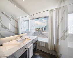 무료 세면용품, 헤어드라이어, 목욕가운, 슬리퍼