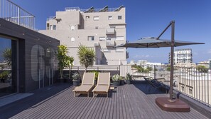 Design Suite, Terrace, City View | Terrace/patio - Florentin House - By HOMY (Tel Aviv)