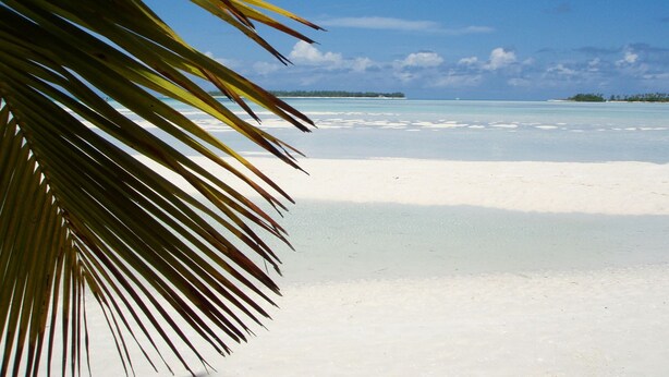 On the beach - Castaway Lodge (Mahé Island)