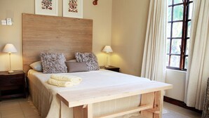 In-room safe, blackout curtains, iron/ironing board, free WiFi - Castaway Lodge (Mahé Island)