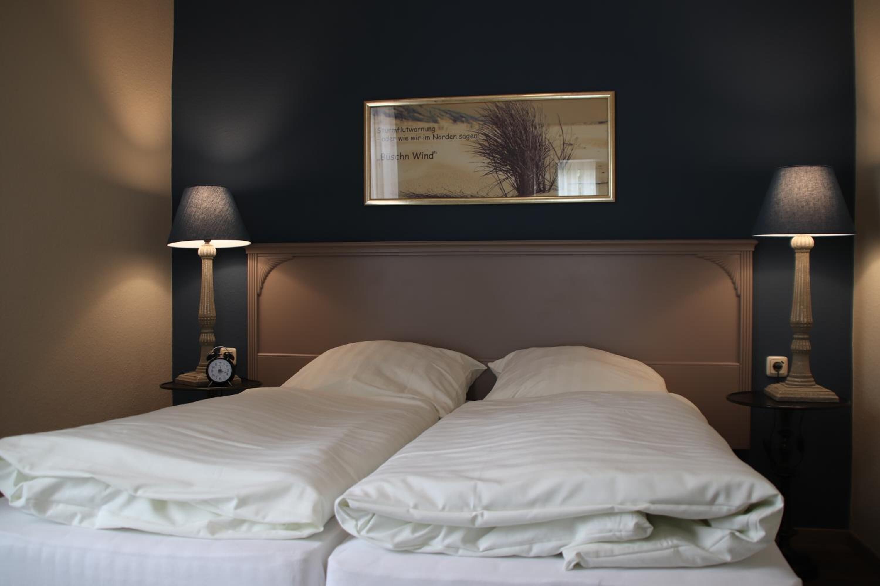 1 bedroom, desk, rollaway beds, free wifi