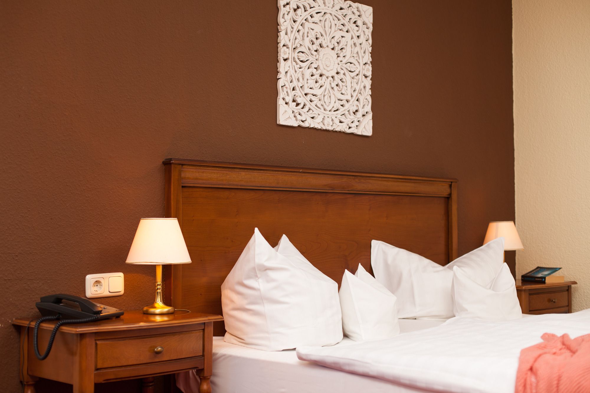 1 bedroom, desk, rollaway beds, free wifi