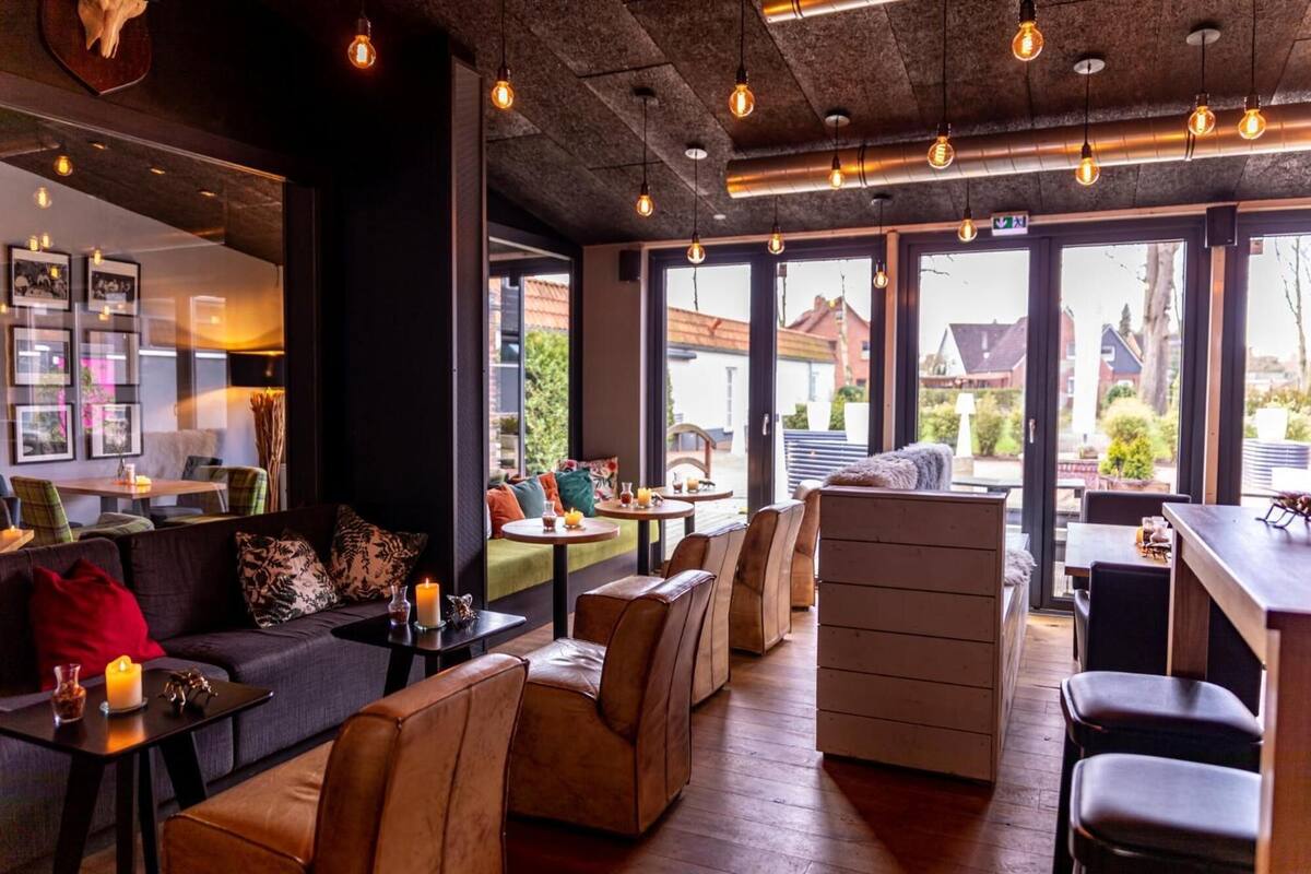 lunch and dinner served, regional cuisine