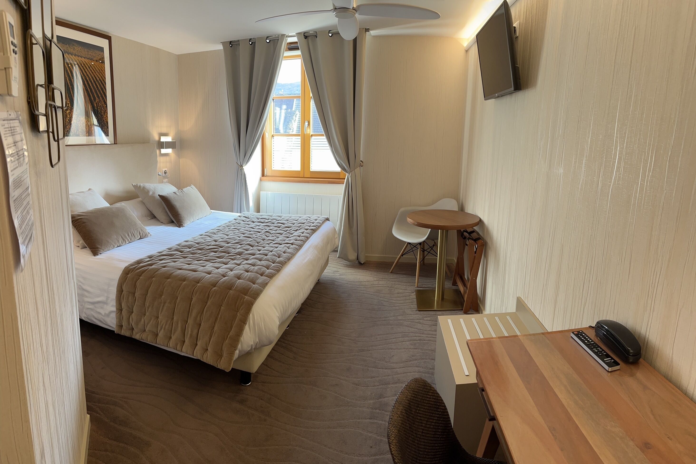 Literie de qualité supérieure, coffres-forts dans les chambres