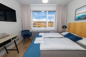 Standaard kamer, 1 twee- of 2 eenpersoonsbedden | Een bureau, verduisterende gordijnen, geluiddichte muren