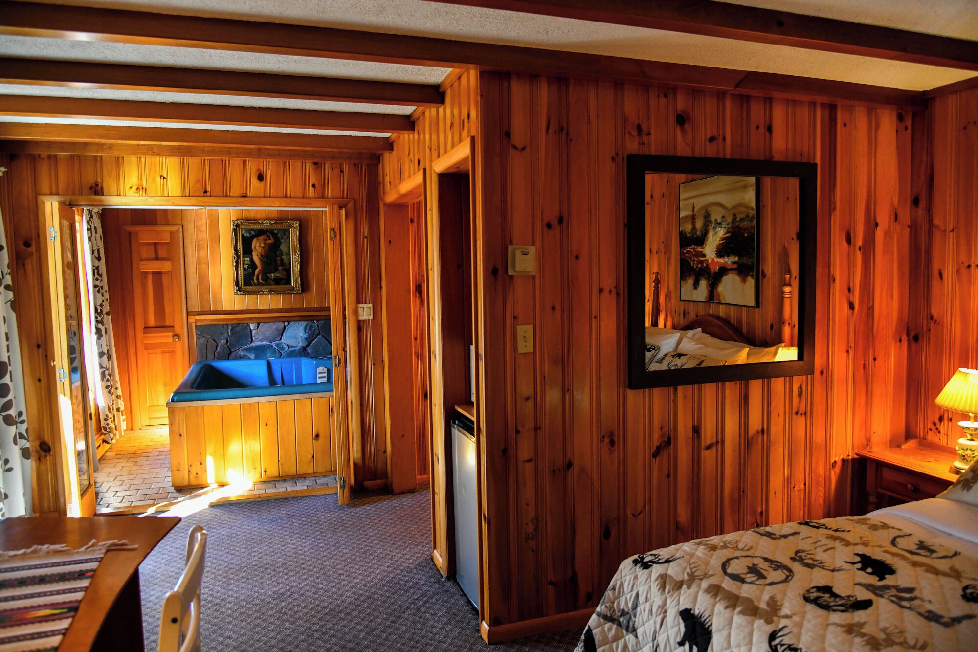 honeymoon room, 1 queen bed, hot tub, beach view | 1 bedroom, free cots/infant beds, bed sheets