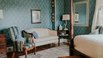 Victorian Suite, 1 Queen Bed, Garden View | Bathroom | Free toiletries, hair dryer, bathrobes, towels