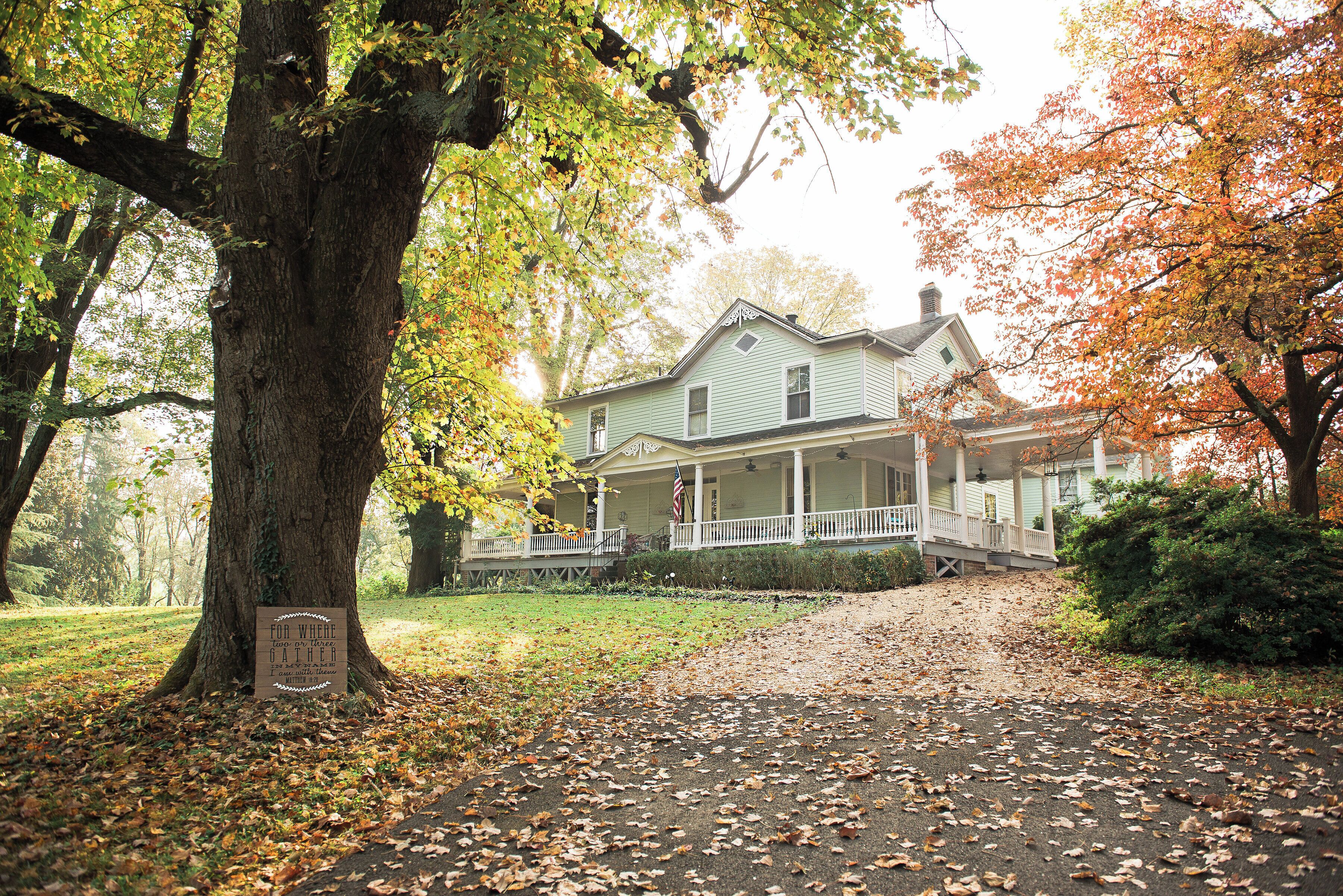 Vista frontal de la propiedad