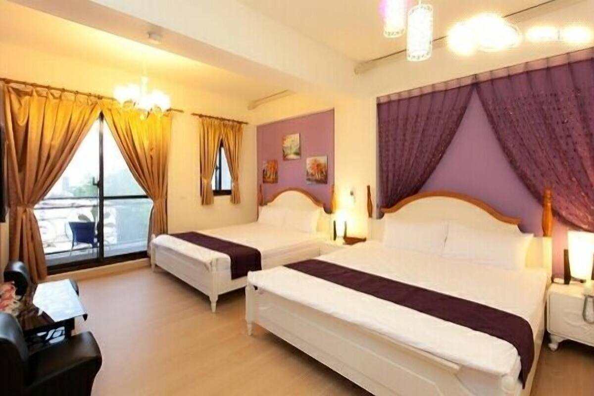 Chambre Confort, 1 chambre, balcon | Bureau, rideaux d’obscurcissement, accès au Wi-Fi (inclus)