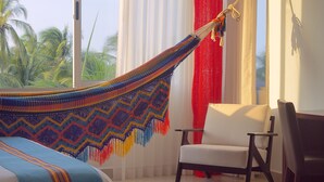Suíte júnior (A) | Roupas de cama premium, frigobar, cofres nos quartos
