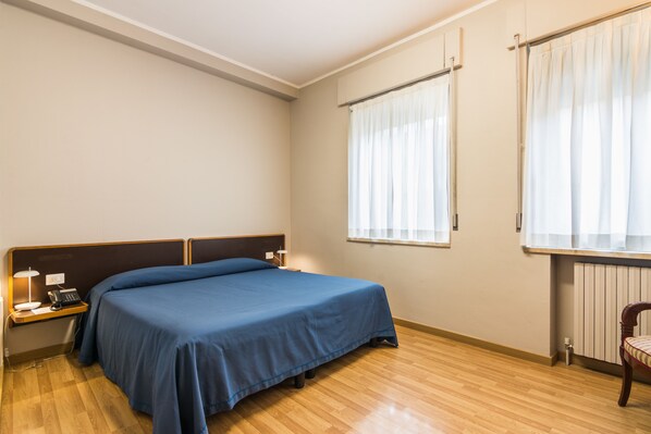 Tallelokero huoneessa, ilmainen Wi-Fi