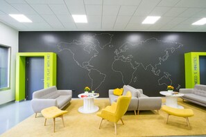 المنشأة من الداخل