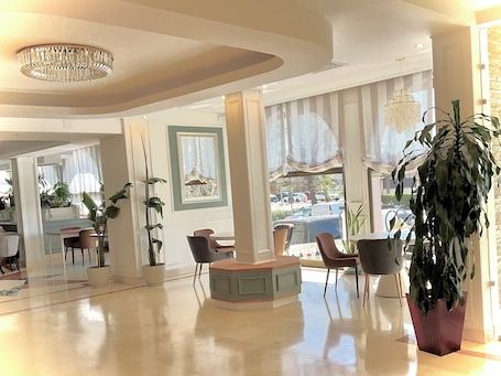 Recepción. Hotel Castilla Torrijos