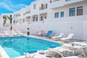 Piscine extérieure (ouverte en saison)