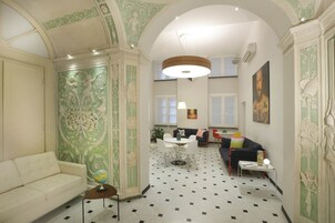 Sala de estar en el lobby