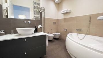 Junior Suite (2 Adults) | Bathroom | Free toiletries, hair dryer, bidet, towels