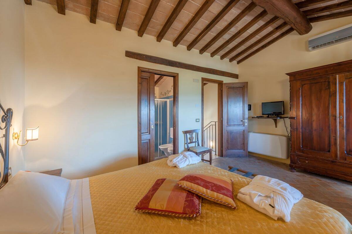 superior double room, valley view | minibar, in-room safe, desk, soundproofing