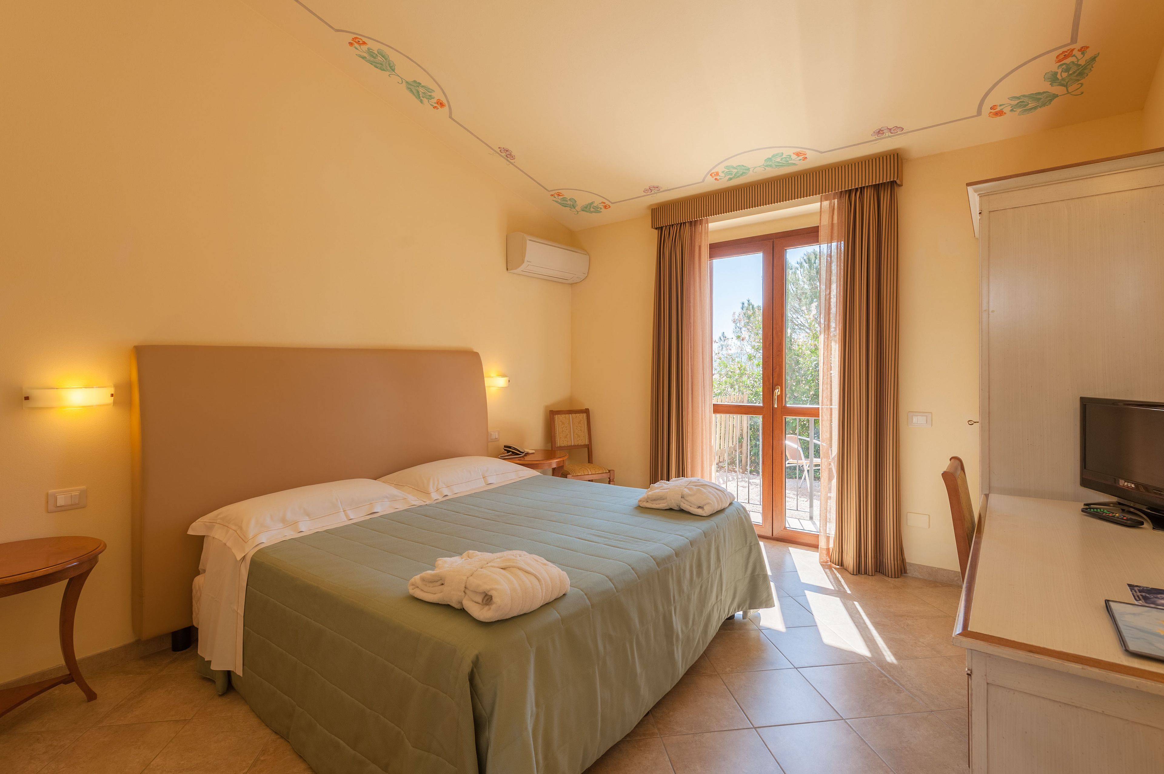 minibar, in-room safe, desk, soundproofing