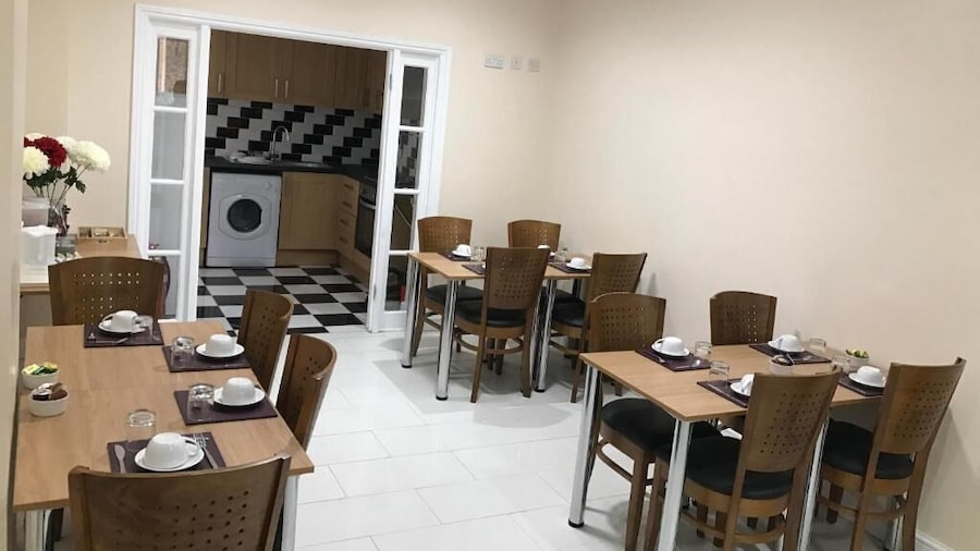 ウッドランズ ロッジ イルフォード