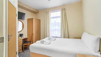 Double Room, 1 Double Bed, Ensuite | Desk, laptop workspace, iron/ironing board, WiFi (free)