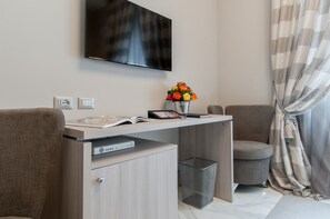 Habitació doble Deluxe, 1 llit doble | Equipament de l'habitació