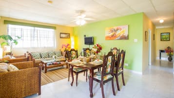 Apartment, 3 Bedrooms | Living area