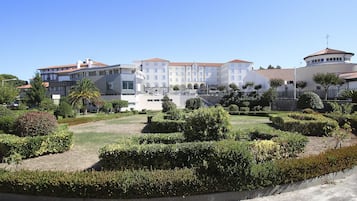 Suite | Exterior