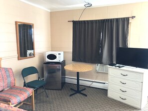 Economy-rum - 1 queensize-säng | Utsikt från rummet